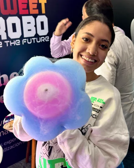 Sweet Robo Cotton Candy Robot in action